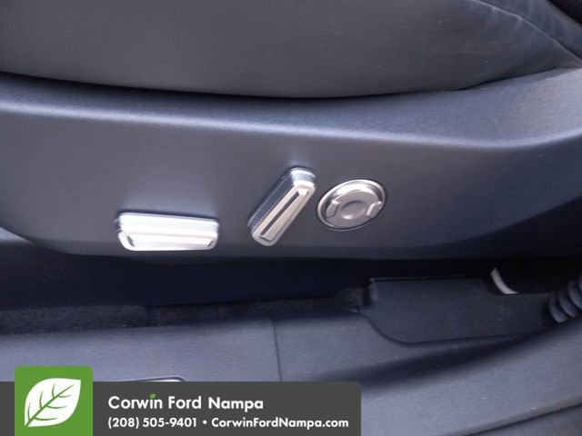 Used 2024 Lincoln Nautilus Reserve image 12