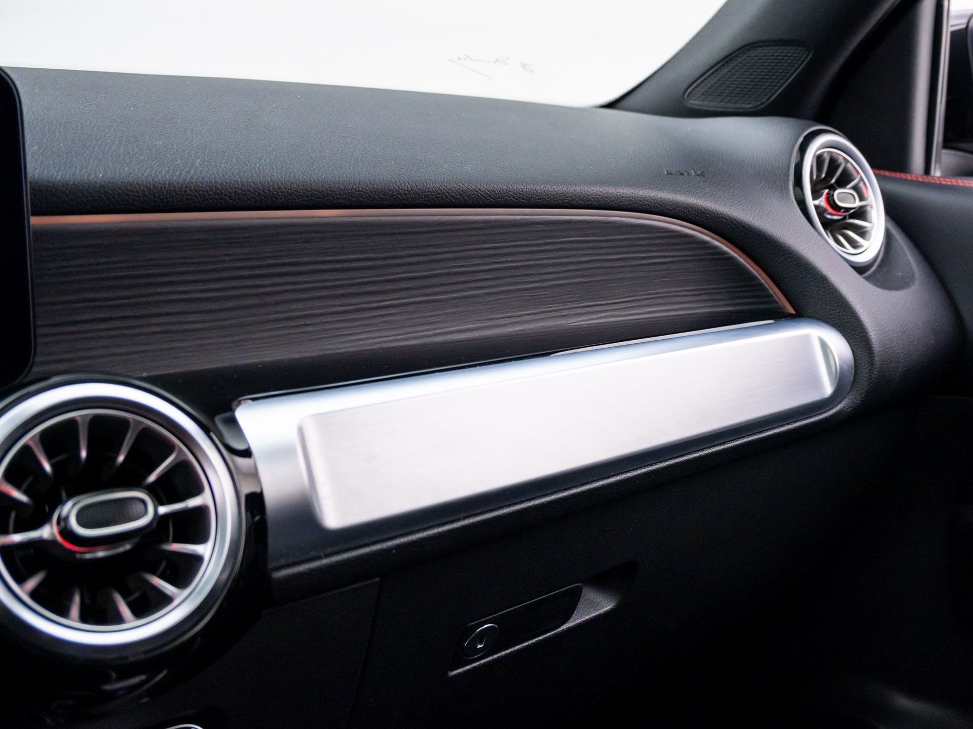 Used 2022 Mercedes-Benz GLB 250 4MATIC image 29