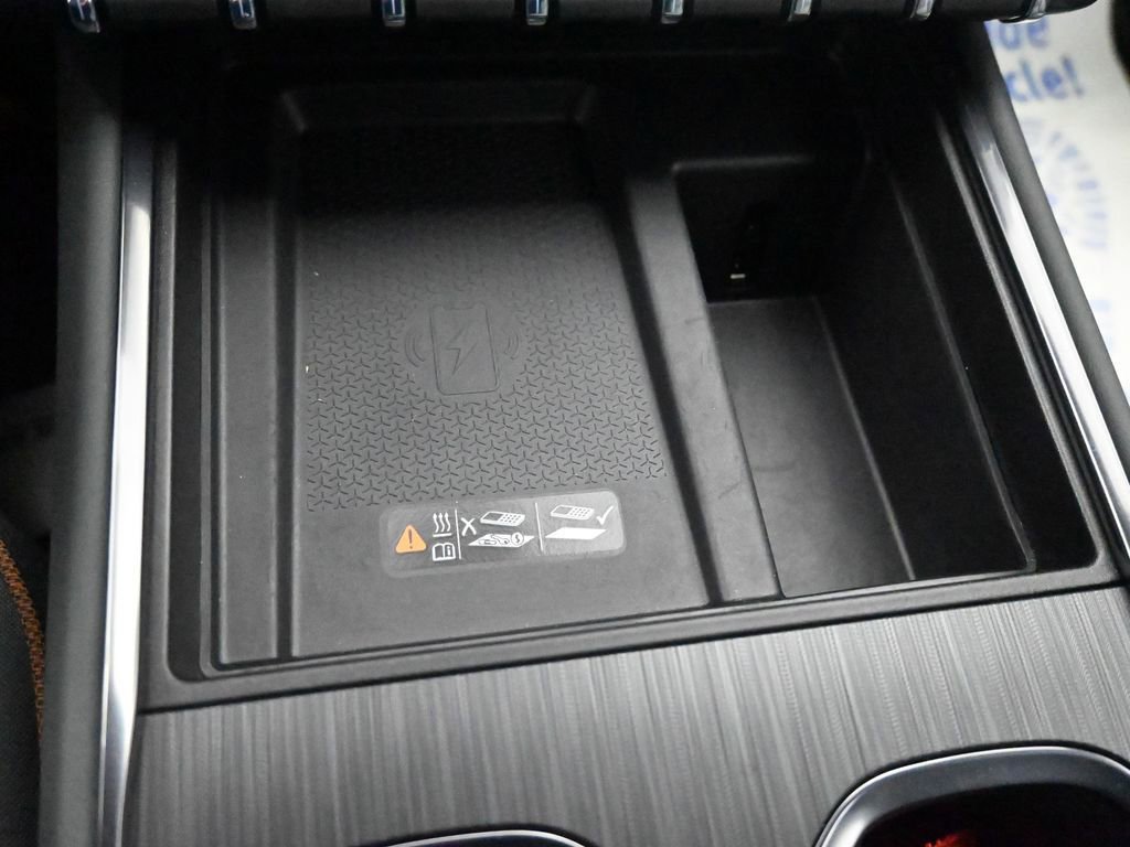 Used 2026 GMC Acadia AT4 image 33