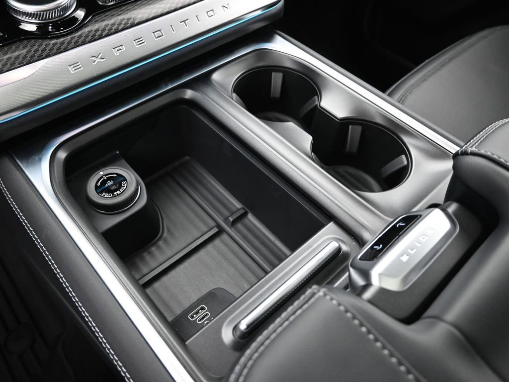 New 2026 Ford Expedition Platinum w/ Stealth Performance Package image 17