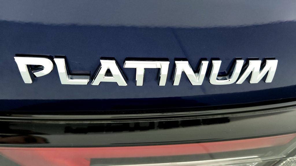 Used 2023 Nissan Maxima Platinum w/ Sport Mat Group FWD image 14