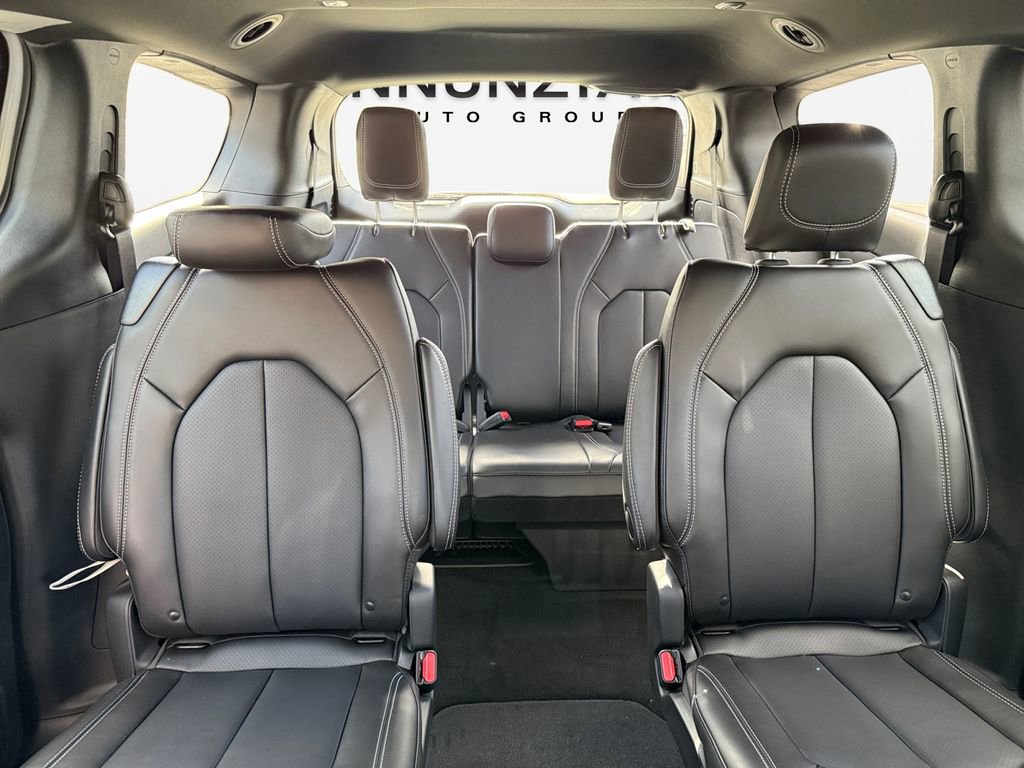 New 2026 Chrysler Pacifica Select FWD image 16