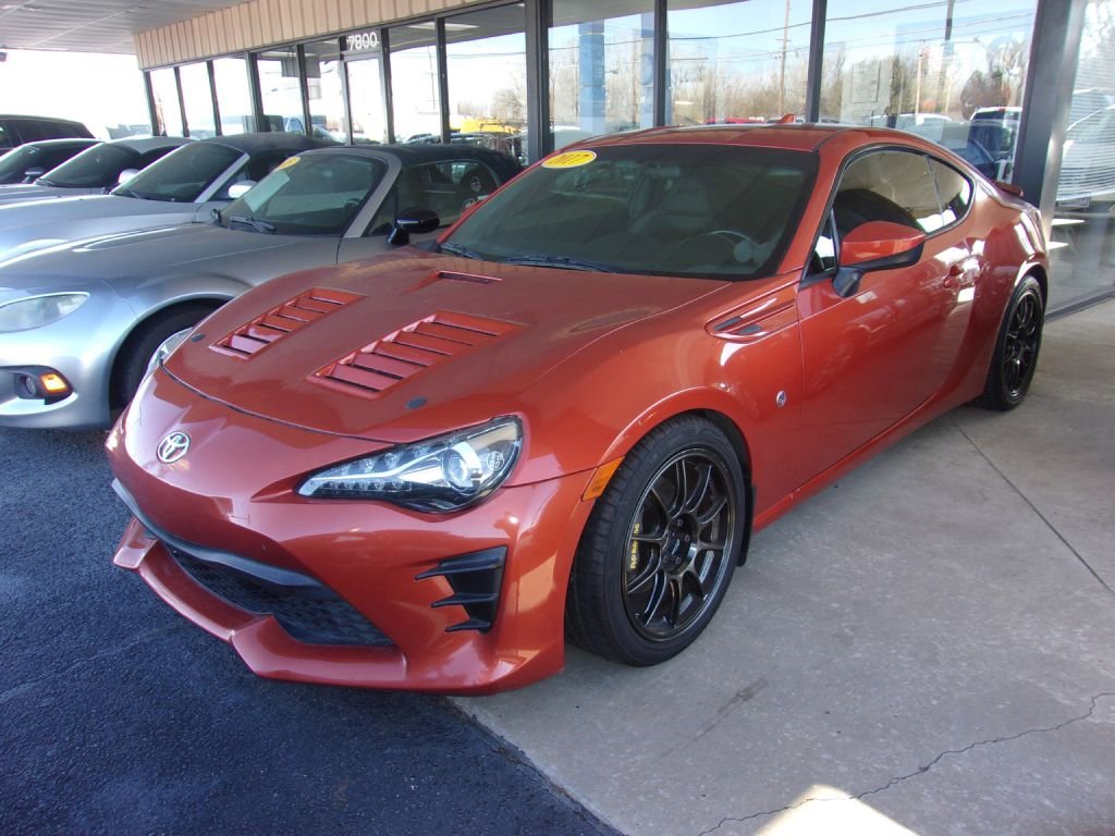 Used 2017 Toyota 86 image 1