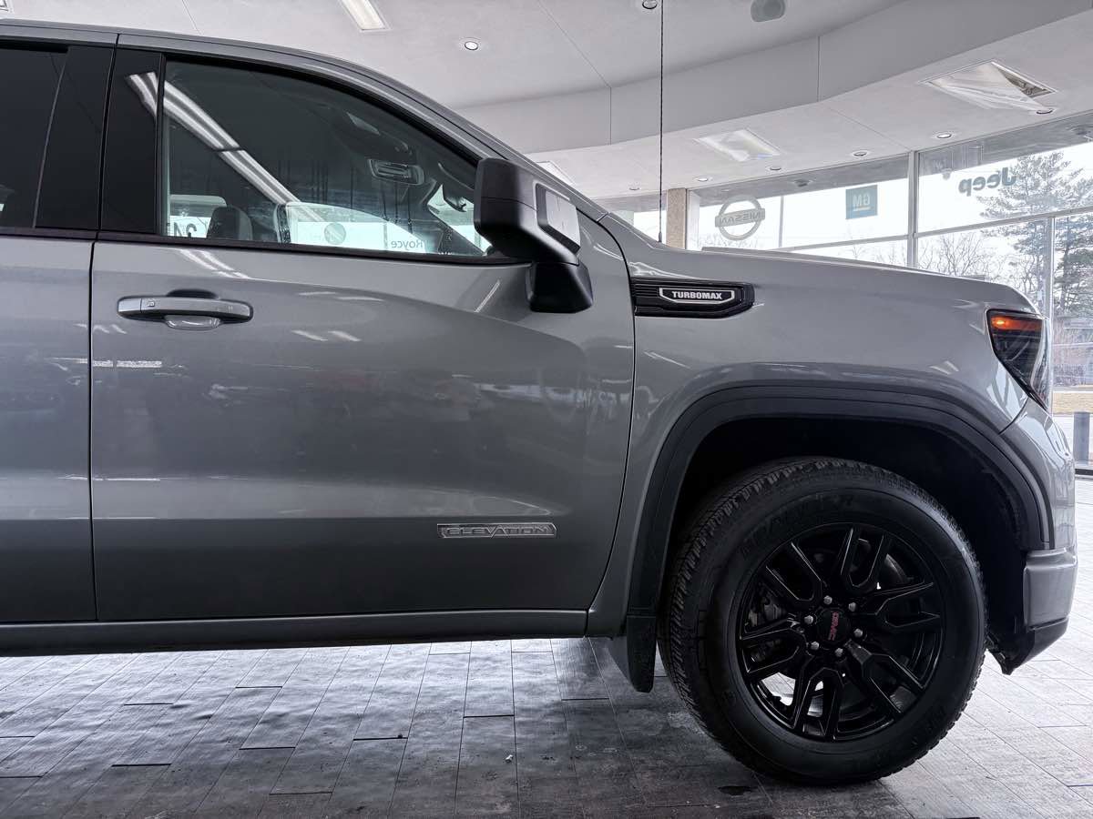 Used 2025 GMC Sierra 1500 Elevation AWD/4WD image 5