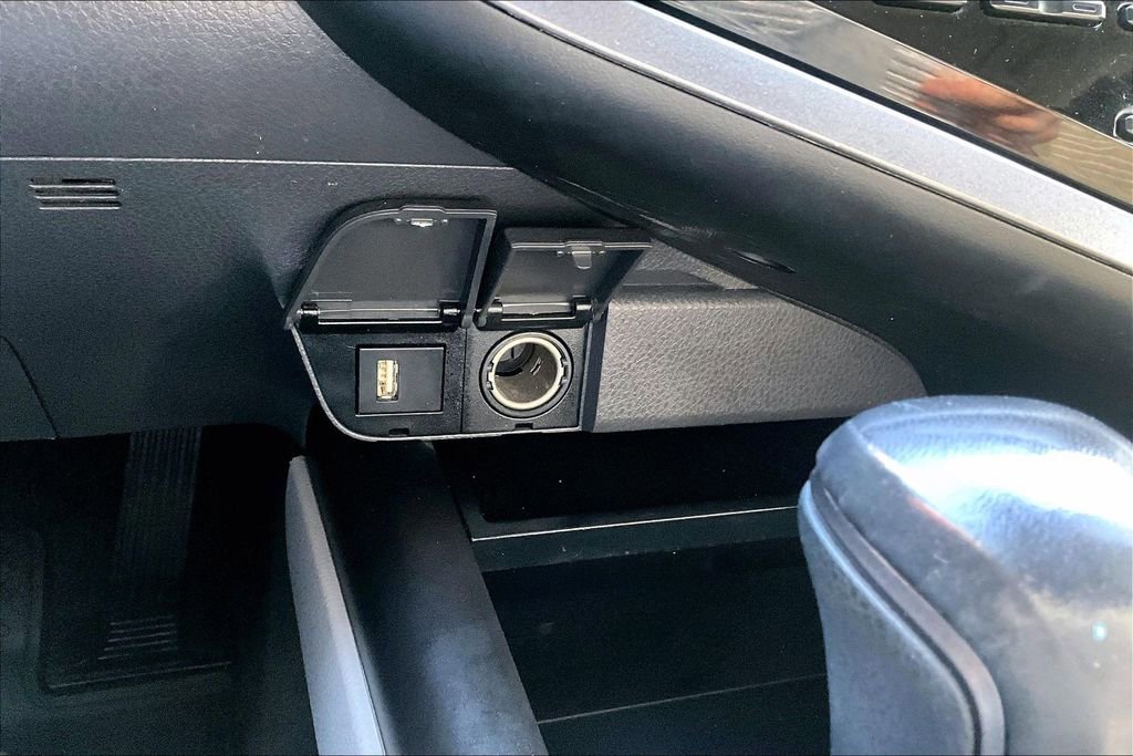 Certified 2022 Toyota Camry SE w/ Convenience Package image 14