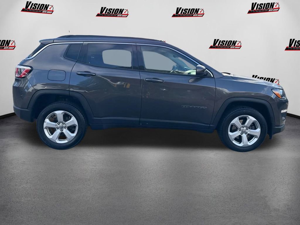 Used 2018 Jeep Compass Latitude w/ Cold Weather Group image 4