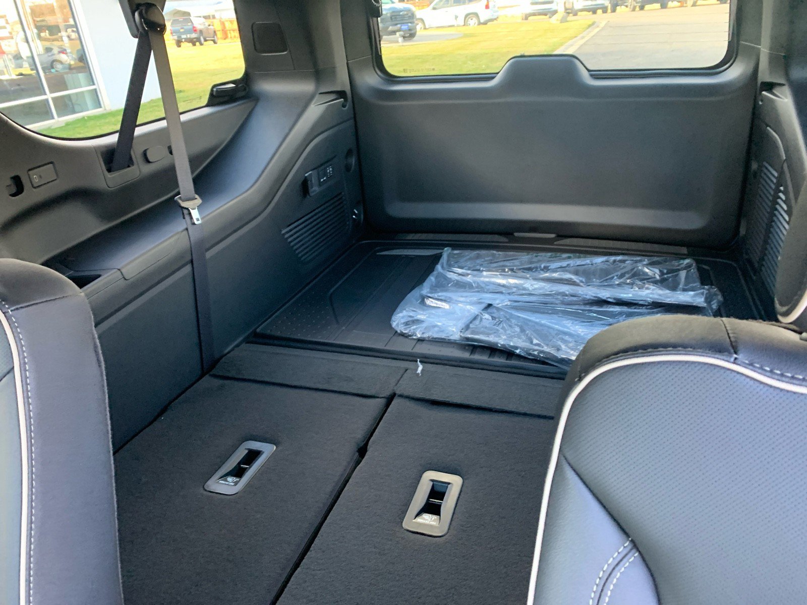 New 2026 Chevrolet Suburban Premier image 15