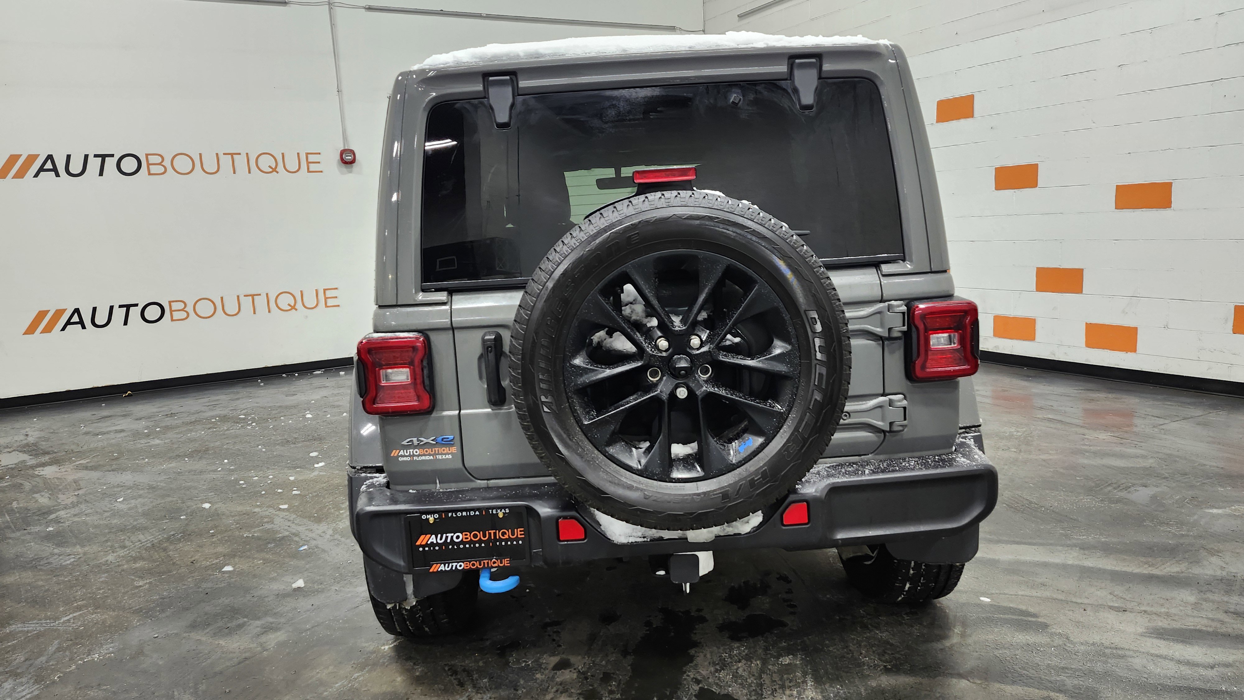 Used 2022 Jeep Wrangler Unlimited Sahara w/ Cold Weather Group image 17