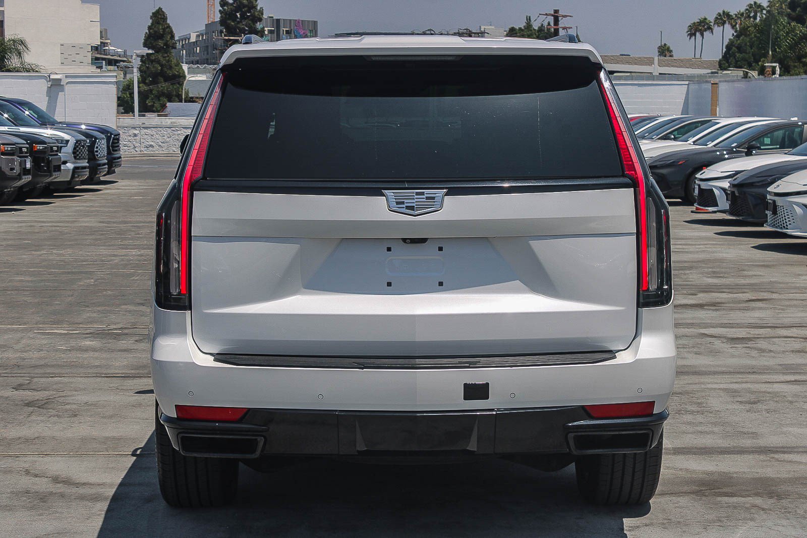 Used 2024 Cadillac Escalade ESV Sport w/ LPO, ONYX Package AWD/4WD image 8