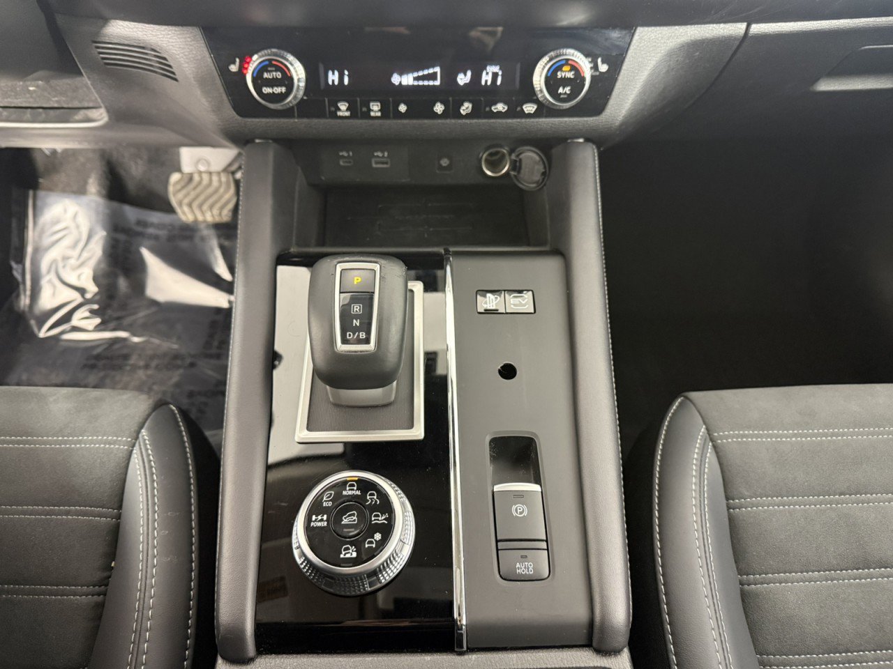 Used 2024 Mitsubishi Outlander SEL AWD/4WD image 21