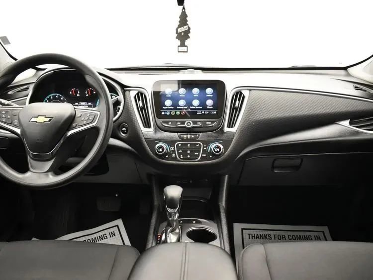 Used 2025 Chevrolet Malibu LT FWD image 18