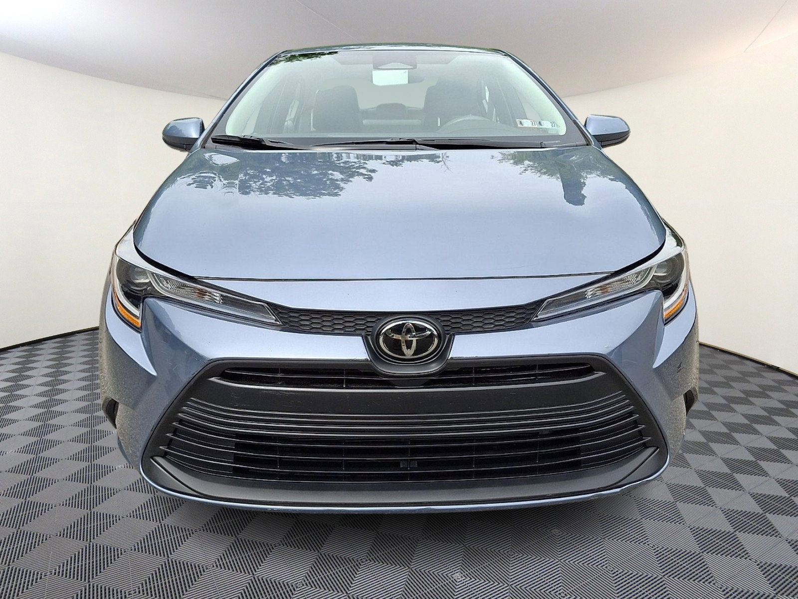 Used 2023 Toyota Corolla LE FWD video 2