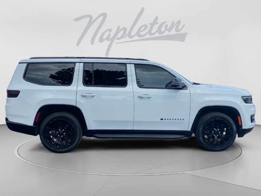 Used 2023 Jeep Wagoneer Series II RWD image 7