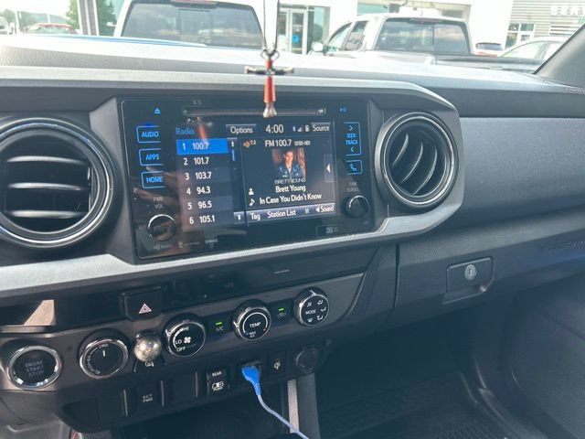 Used 2018 Toyota Tacoma TRD Sport AWD/4WD image 38