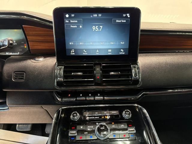 Used 2018 Lincoln Navigator Select w/ Technology Package RWD image 20