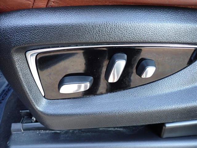 Used 2018 Cadillac Escalade Premium Luxury image 15