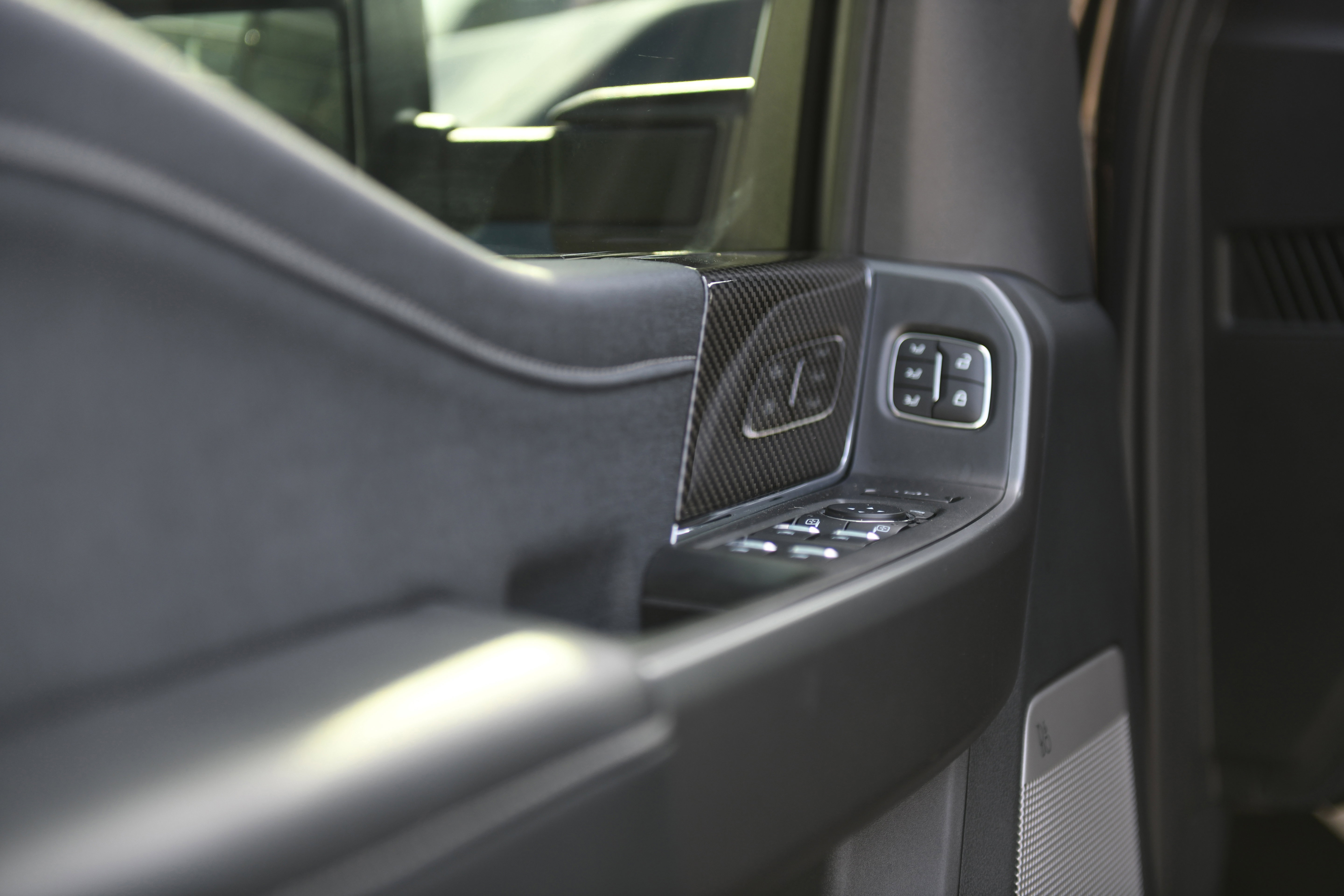 New 2026 Ford F250 Lariat w/ Black Appearance Package image 29