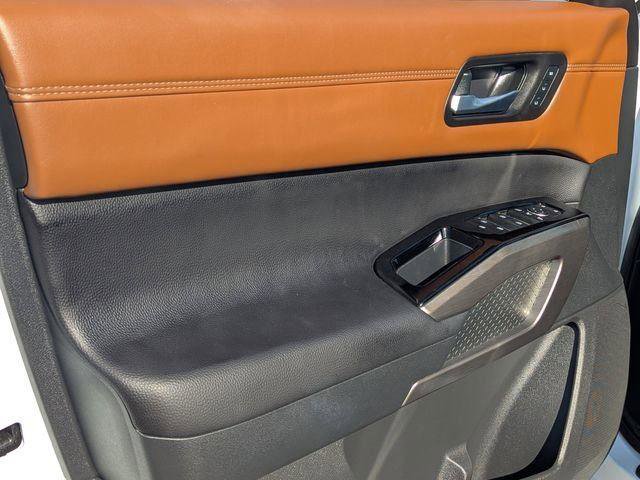 Used 2025 Nissan Pathfinder Platinum w/ Cargo Package image 16