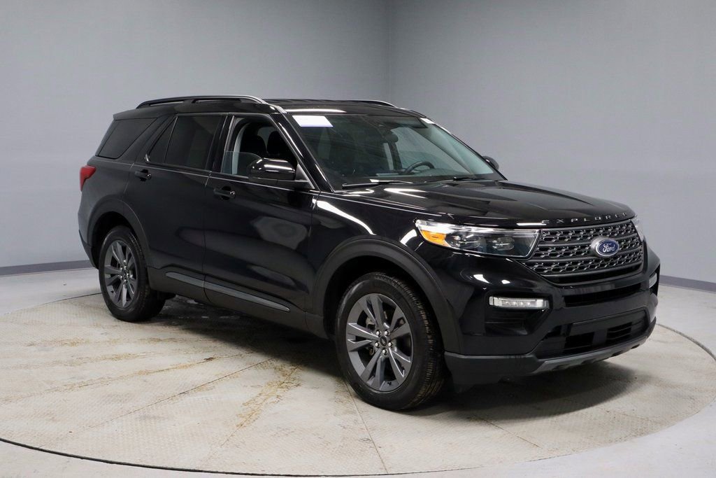 Certified 2023 Ford Explorer XLT w/ Equipment Group 202A image 1