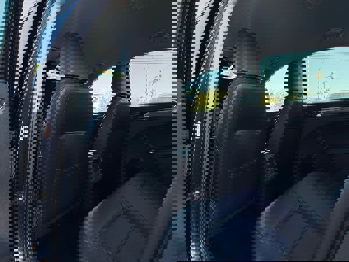 Used 2017 Volkswagen Passat 1.8T R-Line image 41