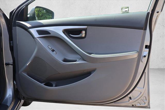 Used 2013 Hyundai Elantra GLS FWD image 29