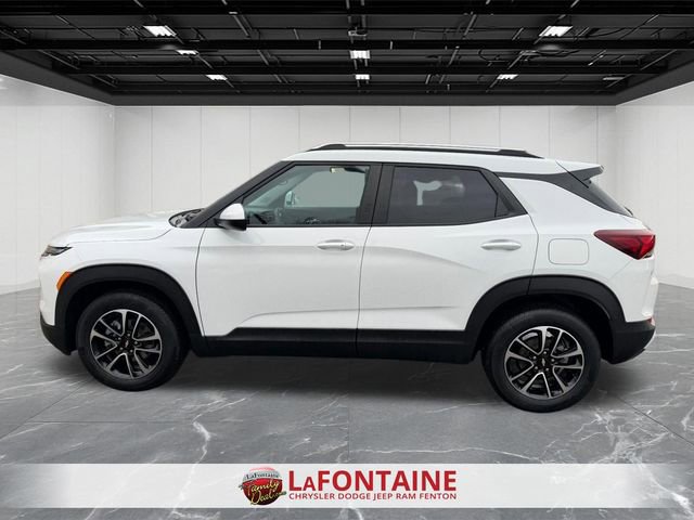 Used 2025 Chevrolet TrailBlazer LT FWD image 4