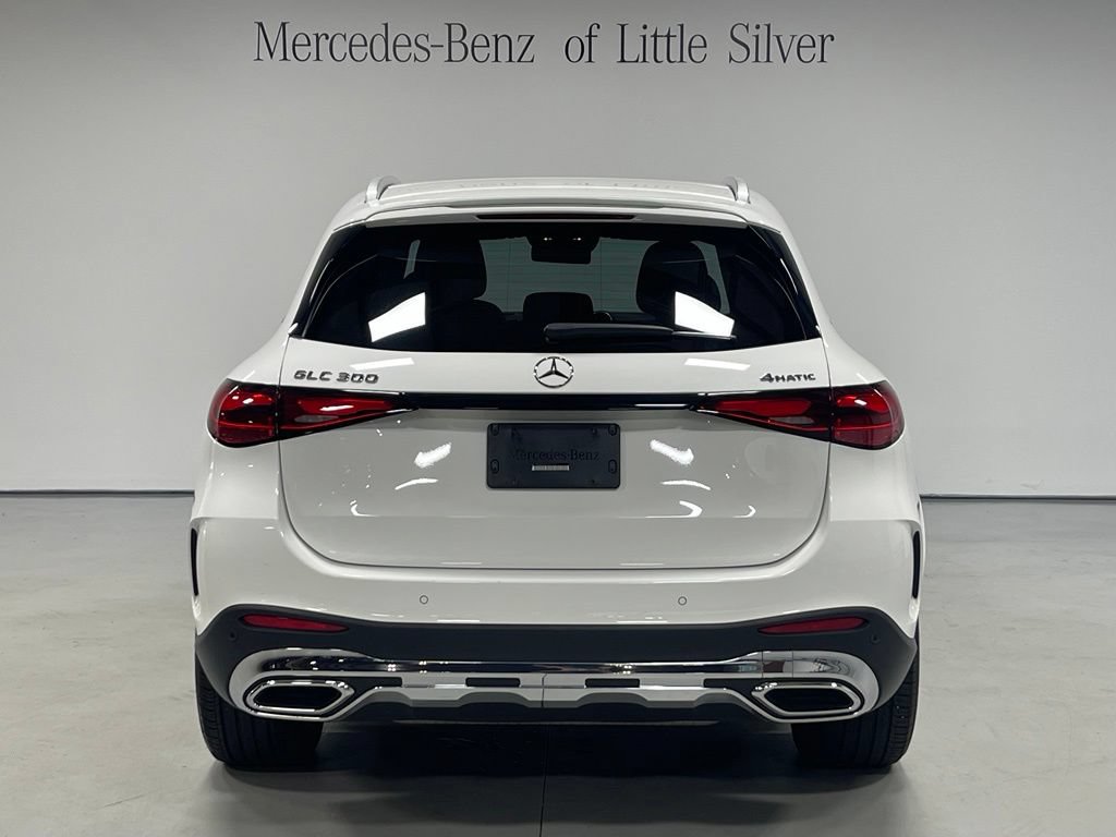 Used 2023 Mercedes-Benz GLC 300 4MATIC image 4