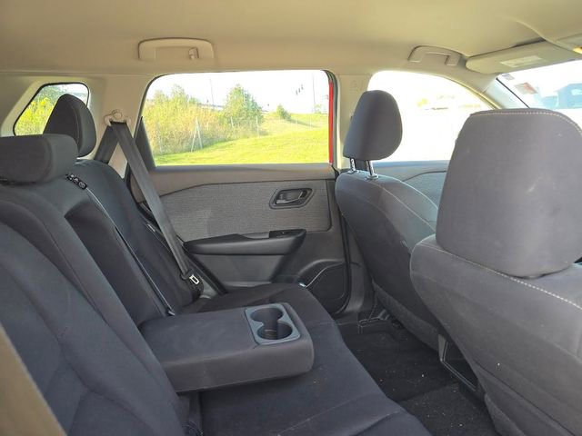Used 2023 Nissan Rogue S image 8