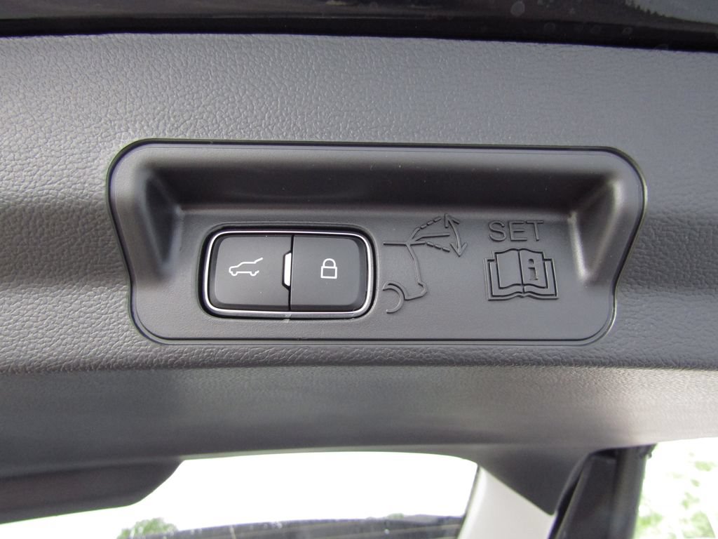 New 2026 Ford Explorer Active w/ Active Comfort Package AWD/4WD image 9