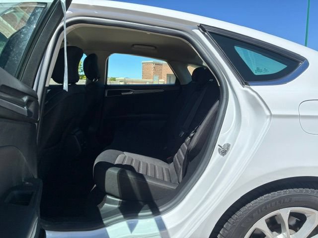 Used 2019 Ford Fusion SE FWD image 18