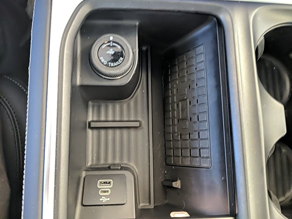 Used 2025 Ford Expedition Platinum image 24