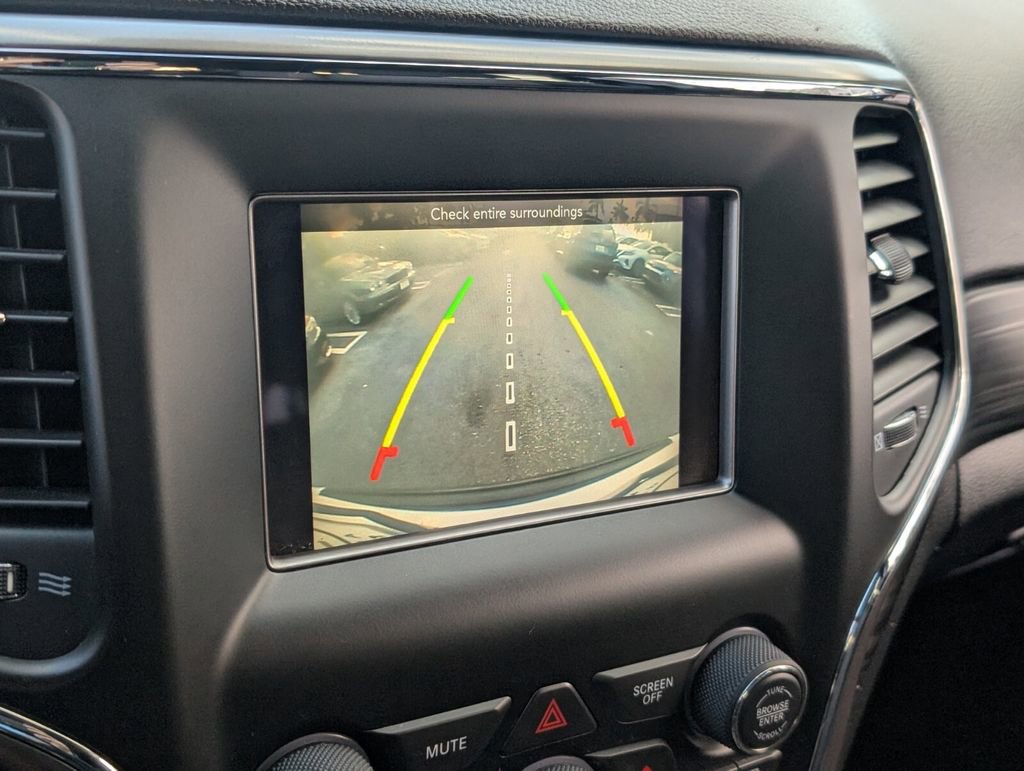Used 2019 Jeep Grand Cherokee Laredo AWD/4WD image 23