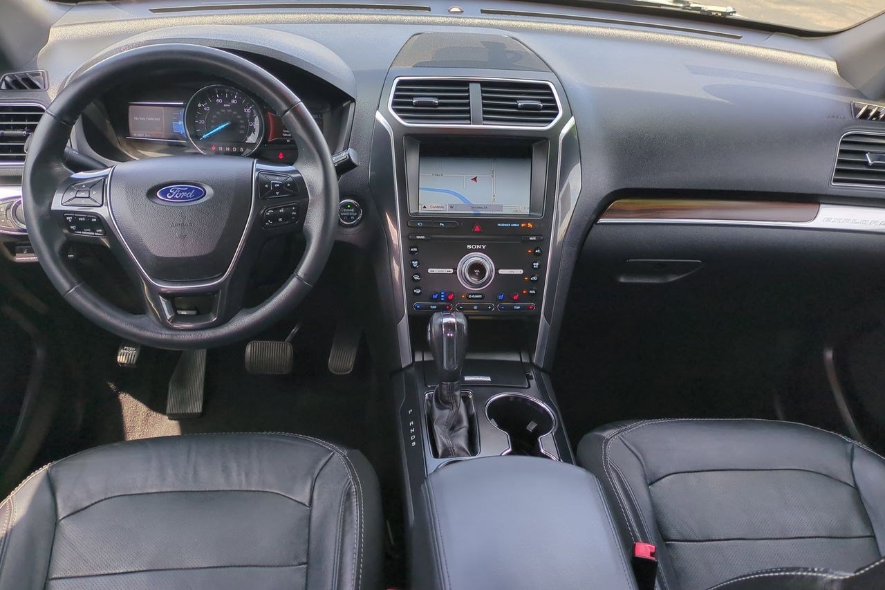 Used 2019 Ford Explorer Limited w/ Class III Trailer Tow Package FWD image 21