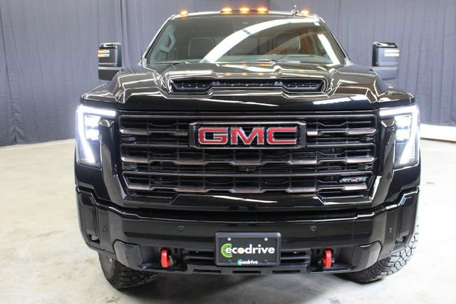 Used 2025 GMC Sierra 2500 AT4X AWD/4WD image 2