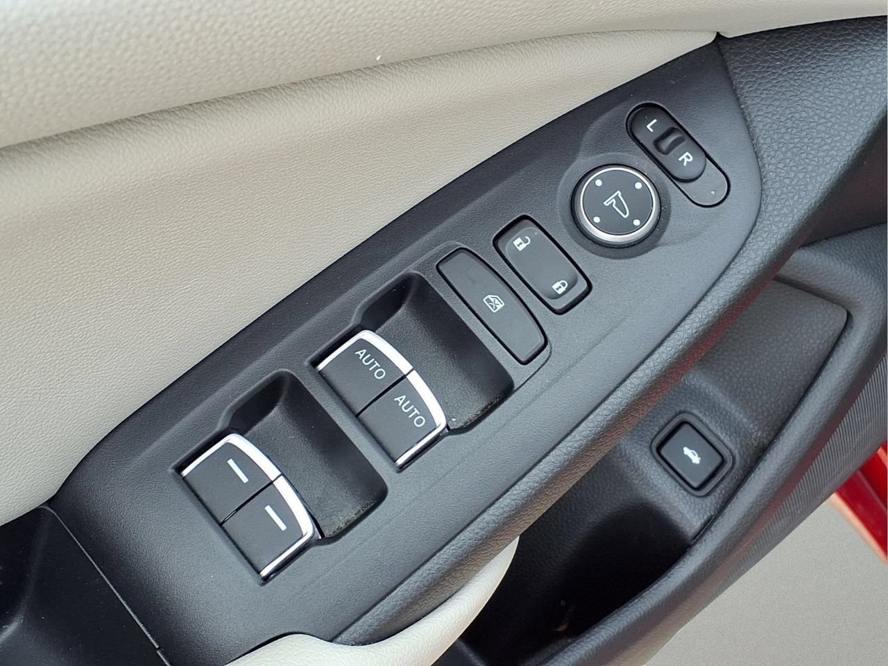 Used 2022 Honda Accord Touring image 14