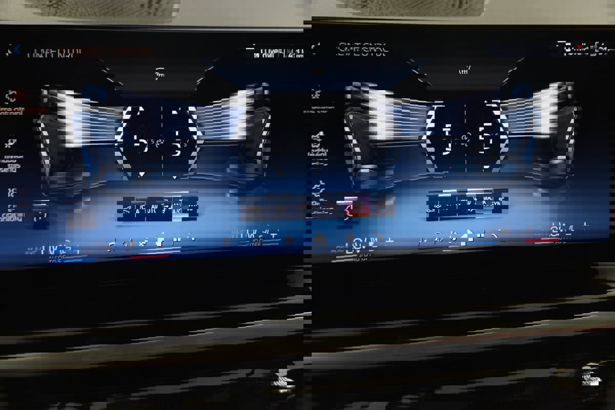 Used 2024 BMW X6 xDrive40i image 42