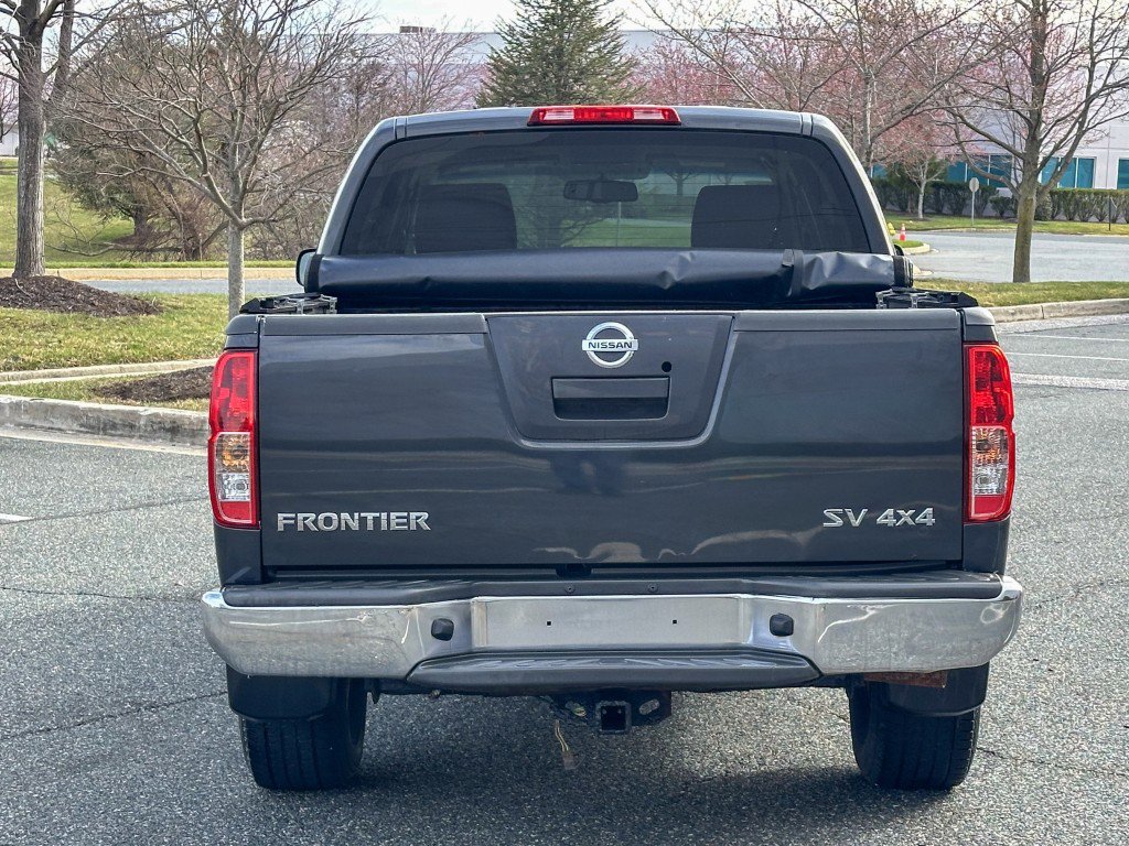 Used 2011 Nissan Frontier SV w/ SV Premium Utility Pkg AWD/4WD image 12