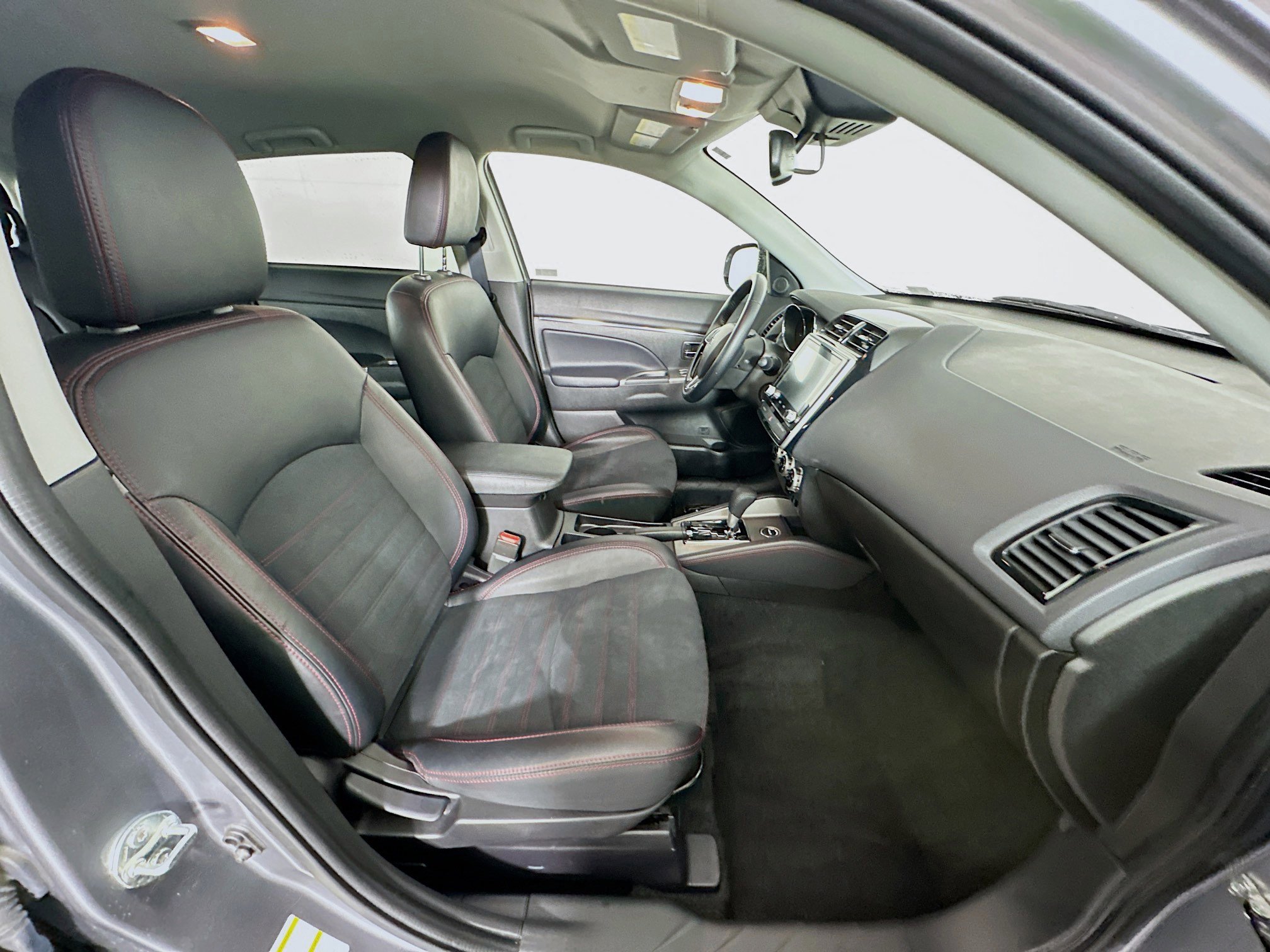 Used 2024 Mitsubishi Outlander Sport SE image 29