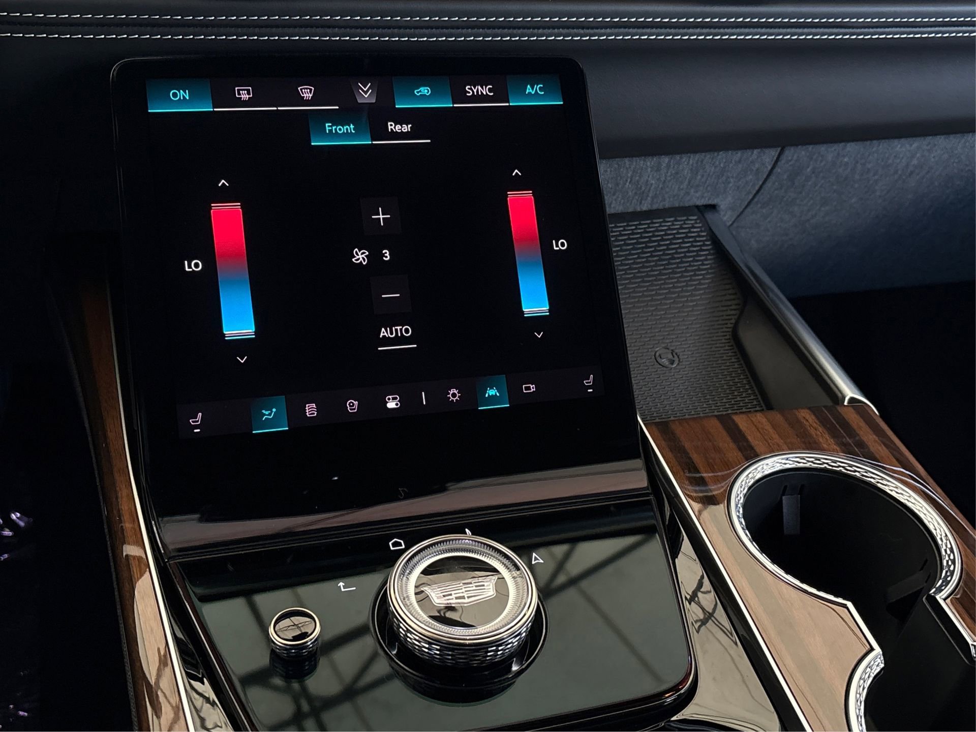 New 2026 Cadillac Escalade ESV Platinum Sport w/ LPO, ONYX Package image 27