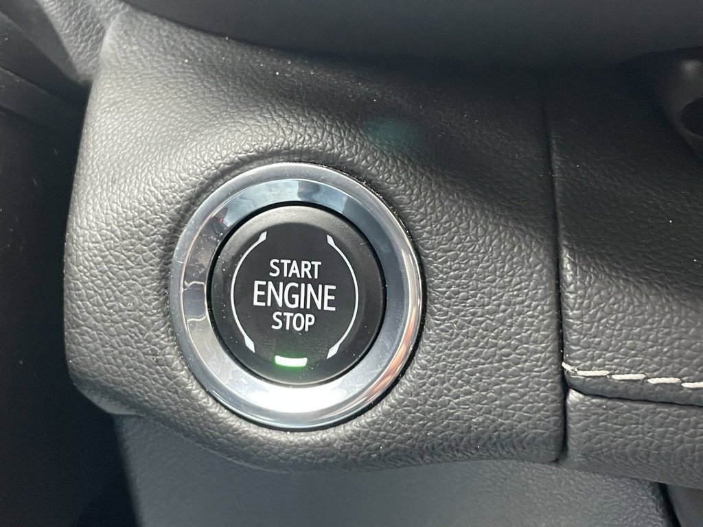 Certified 2023 Buick Envision Preferred w/ Sport Touring Package image 31