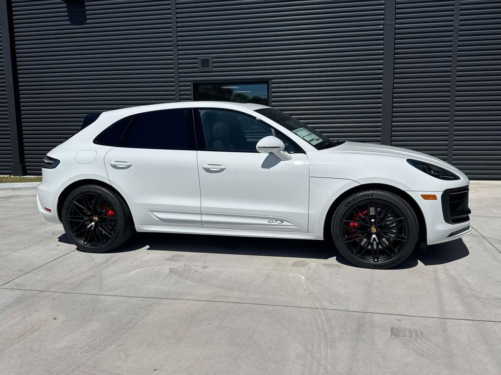 New 2026 Porsche Macan GTS image 10