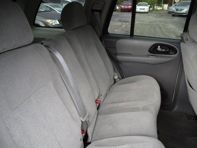 Used 2005 Chevrolet TrailBlazer LS w/ LS Preferred Equipment Group image 24