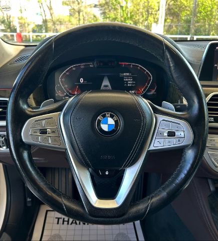 Used 2022 BMW 740i w/ Luxury Rear Seating Package image 14