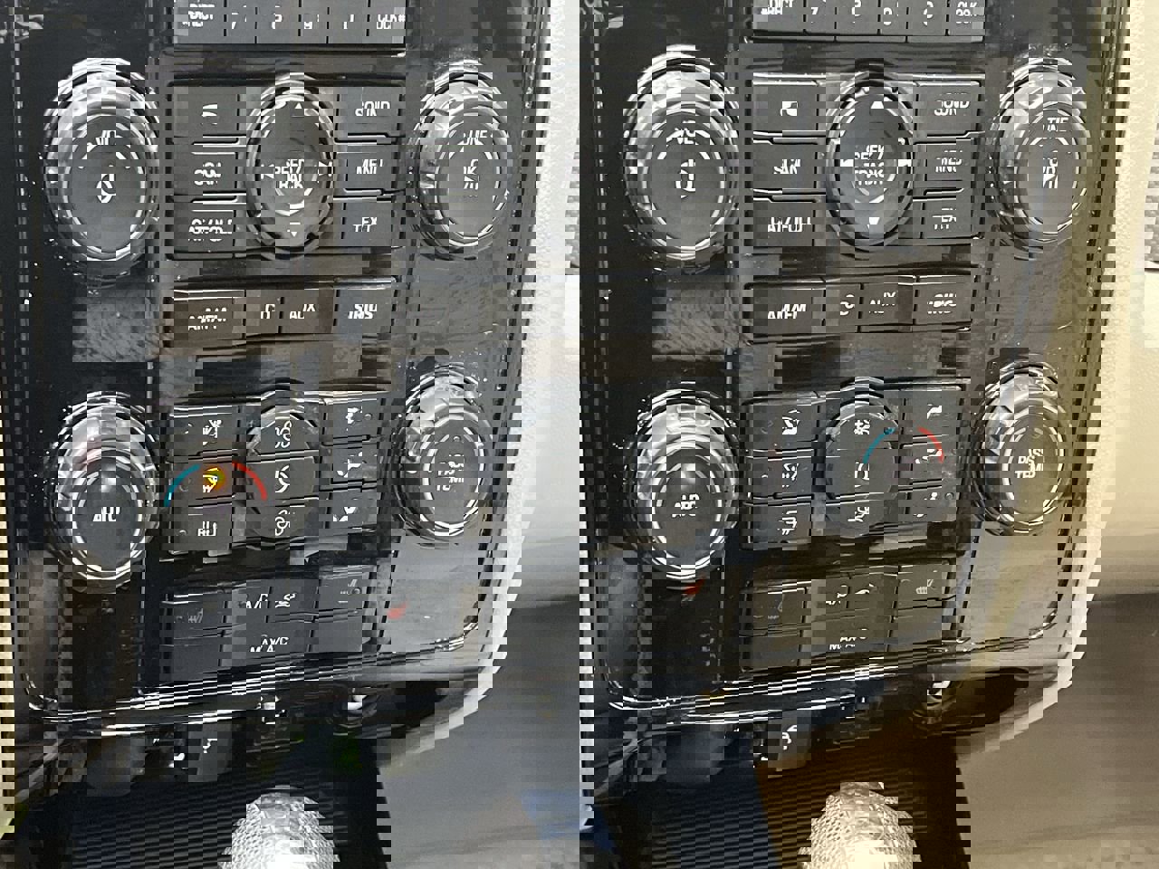 Used 2010 Ford Escape Limited image 19