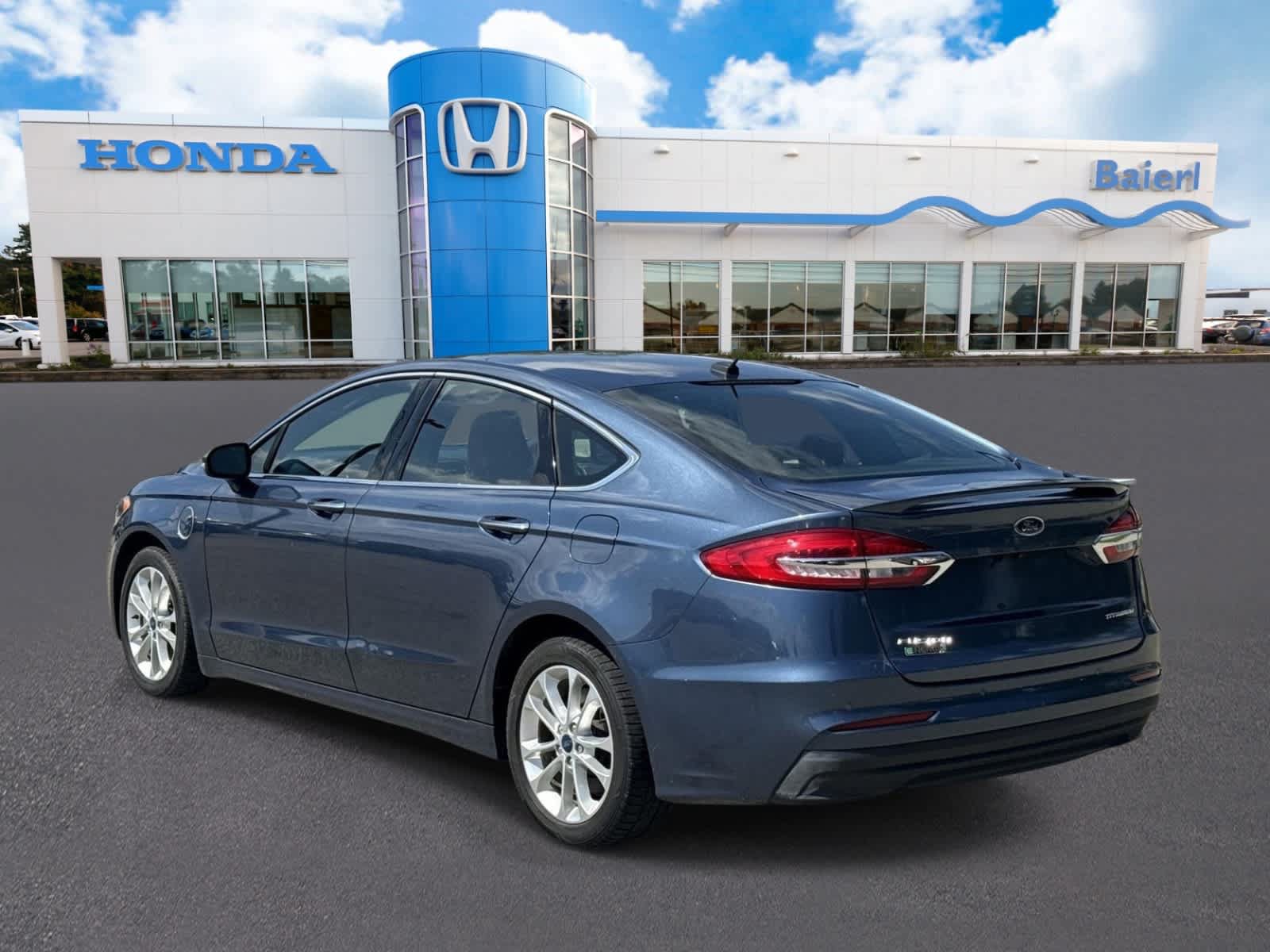 Used 2019 Ford Fusion Energi Titanium FWD image 3