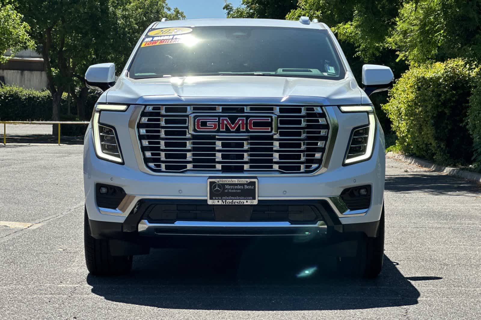 Used 2026 GMC Yukon XL Denali w/ Sun & Power Step Package AWD/4WD image 8