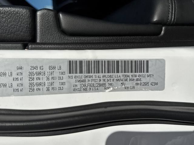 Used 2020 Jeep Grand Cherokee Limited AWD/4WD image 31