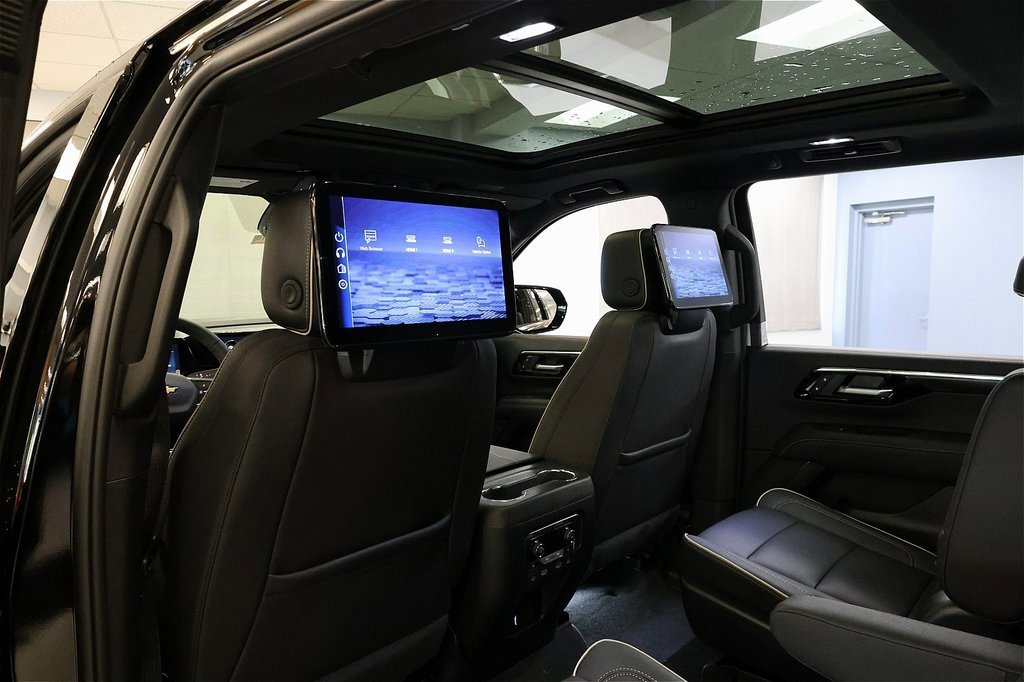 New 2026 Chevrolet Suburban Premier image 11