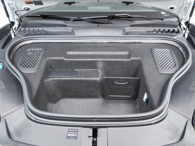 New 2026 Porsche Macan 4 Electric image 35