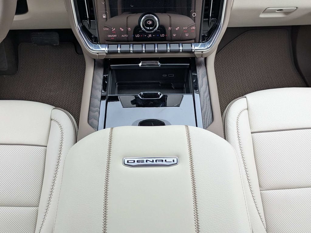 New 2026 GMC Yukon Denali w/ Denali Reserve Package AWD/4WD image 20